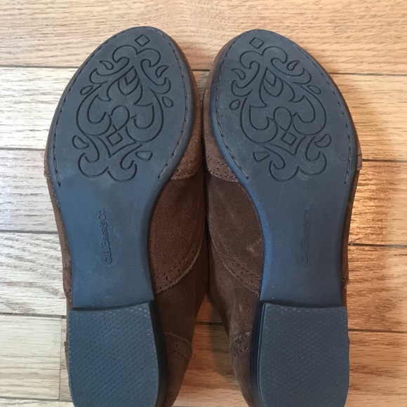 G.H. Bass & Co. Oxford Suede Shoes - Picture 3 of 4